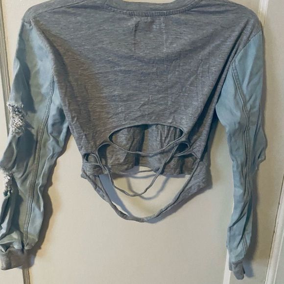 5for$15! 💙 distressed jean sleeves crop - Picture 2 of 4